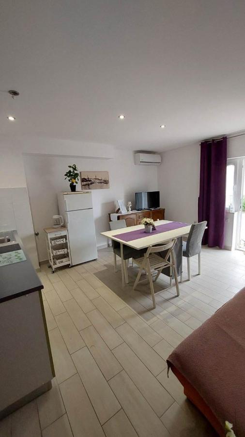 קרק Apartman Avsec מראה חיצוני תמונה